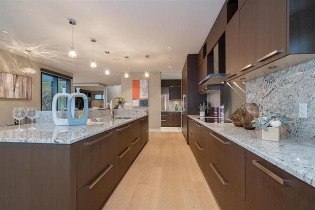 649 Andover Place, Vancouver, British Columbia   - Photo 6 - RP1488191482