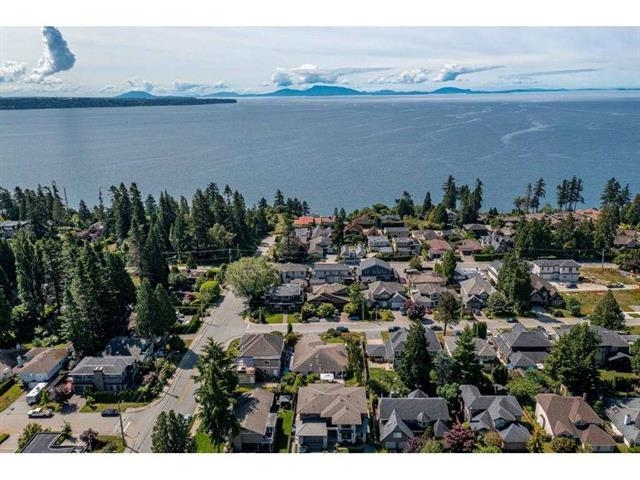 13575 14 AVENUE, South Surrey, British Columbia