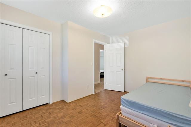 13499 17 Avenue, South Surrey, British Columbia   - Photo 13 - R2387703