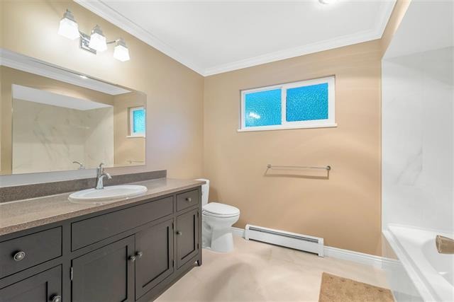 13499 17 Avenue, South Surrey, British Columbia   - Photo 17 - R2387703