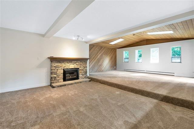 13499 17 Avenue, South Surrey, British Columbia   - Photo 6 - R2387703