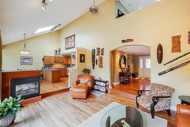 13976 19a Avenue, South Surrey, British Columbia   - Photo 11 - R2370020
