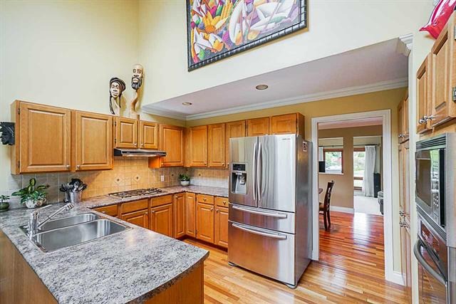 13976 19a Avenue, South Surrey, British Columbia   - Photo 6 - R2370020
