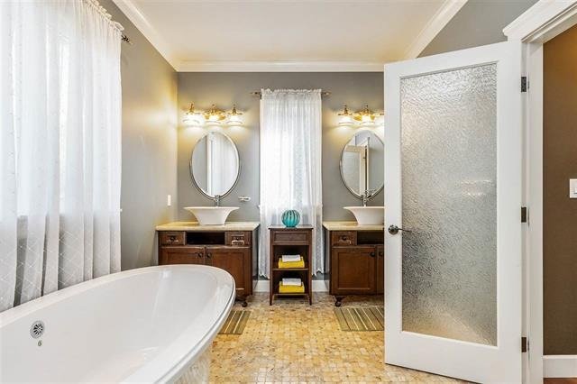 14455 32b Avenue, South Surrey, British Columbia   - Photo 15 - R2570766