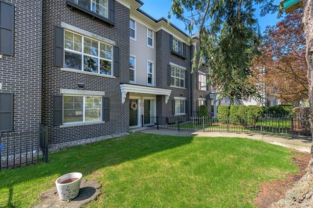 47 2469 164 Street, South Surrey, British Columbia   - Photo 3 - R2790469