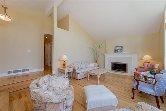 18075 20 Avenue, South Surrey, British Columbia   - Photo 10 - R2504152