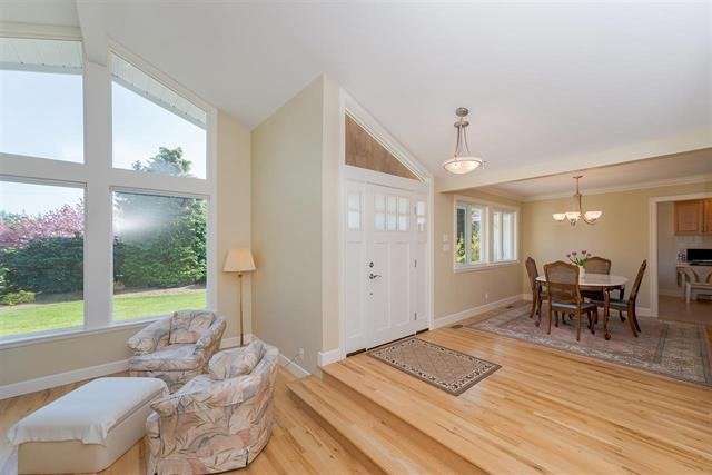 18075 20 Avenue, South Surrey, British Columbia   - Photo 11 - R2504152