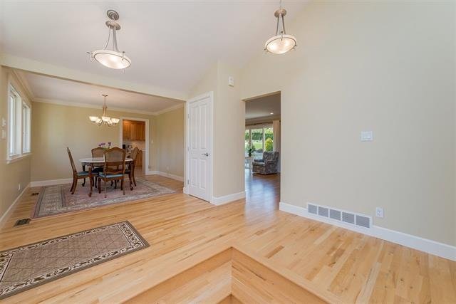 18075 20 Avenue, South Surrey, British Columbia   - Photo 12 - R2504152