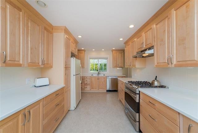 18075 20 Avenue, South Surrey, British Columbia   - Photo 16 - R2504152