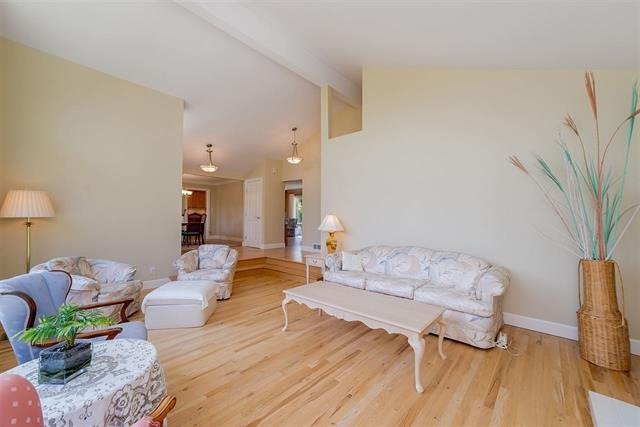 18075 20 Avenue, South Surrey, British Columbia   - Photo 9 - R2504152