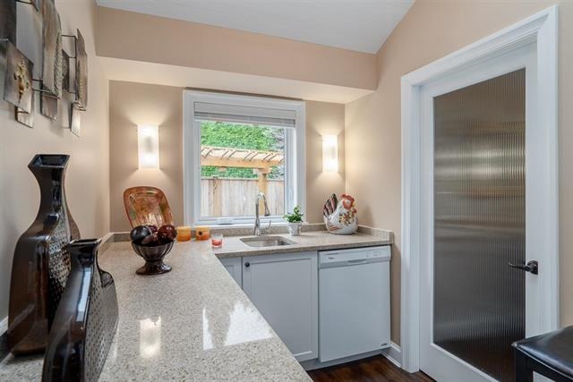 1944 133b Street, South Surrey, British Columbia   - Photo 4 - R2263586
