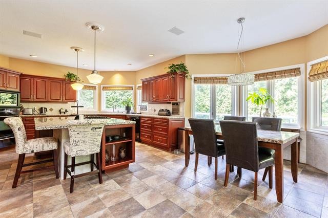 3299 137a Street, South Surrey, British Columbia   - Photo 8 - R2965649