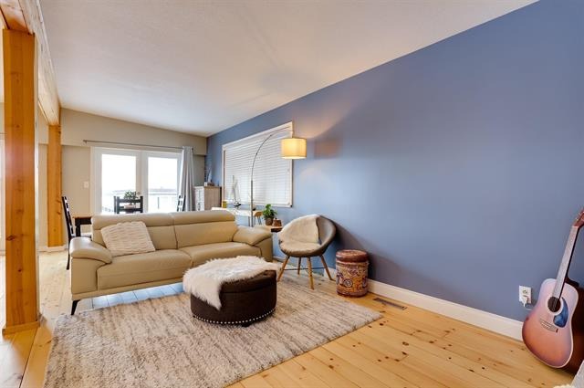 15190 Beachview Avenue, South Surrey, British Columbia   - Photo 10 - R2757577