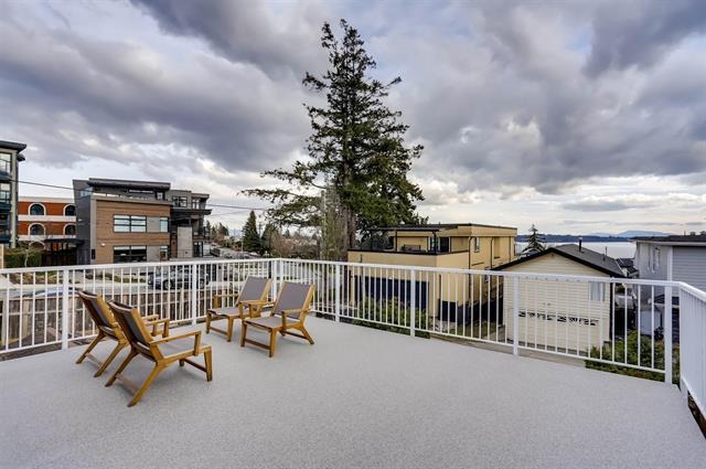 15190 Beachview Avenue, South Surrey, British Columbia   - Photo 3 - R2757577