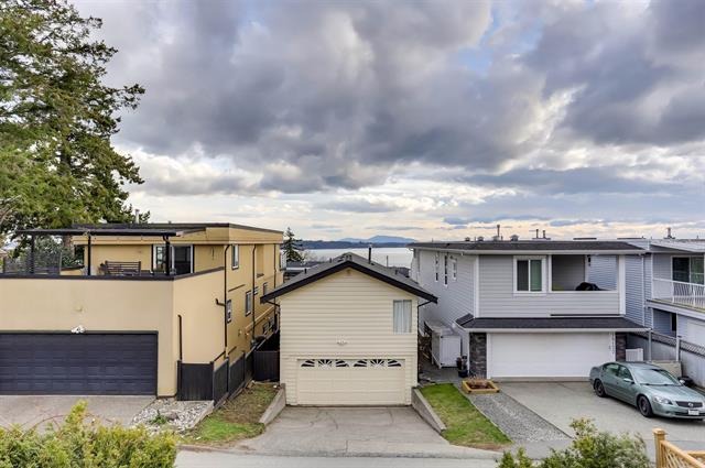 15190 Beachview Avenue, South Surrey, British Columbia   - Photo 4 - R2757577