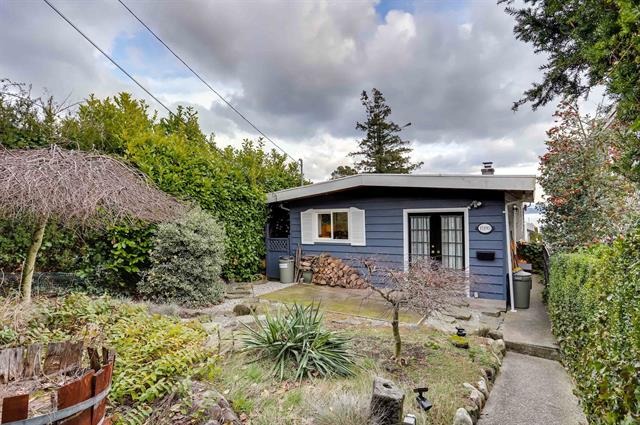 15190 Beachview Avenue, South Surrey, British Columbia   - Photo 6 - R2757577