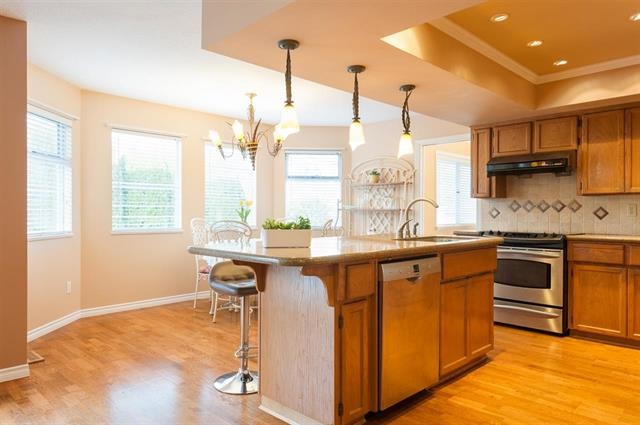 14079 19 Avenue, South Surrey, British Columbia   - Photo 10 - R2545466